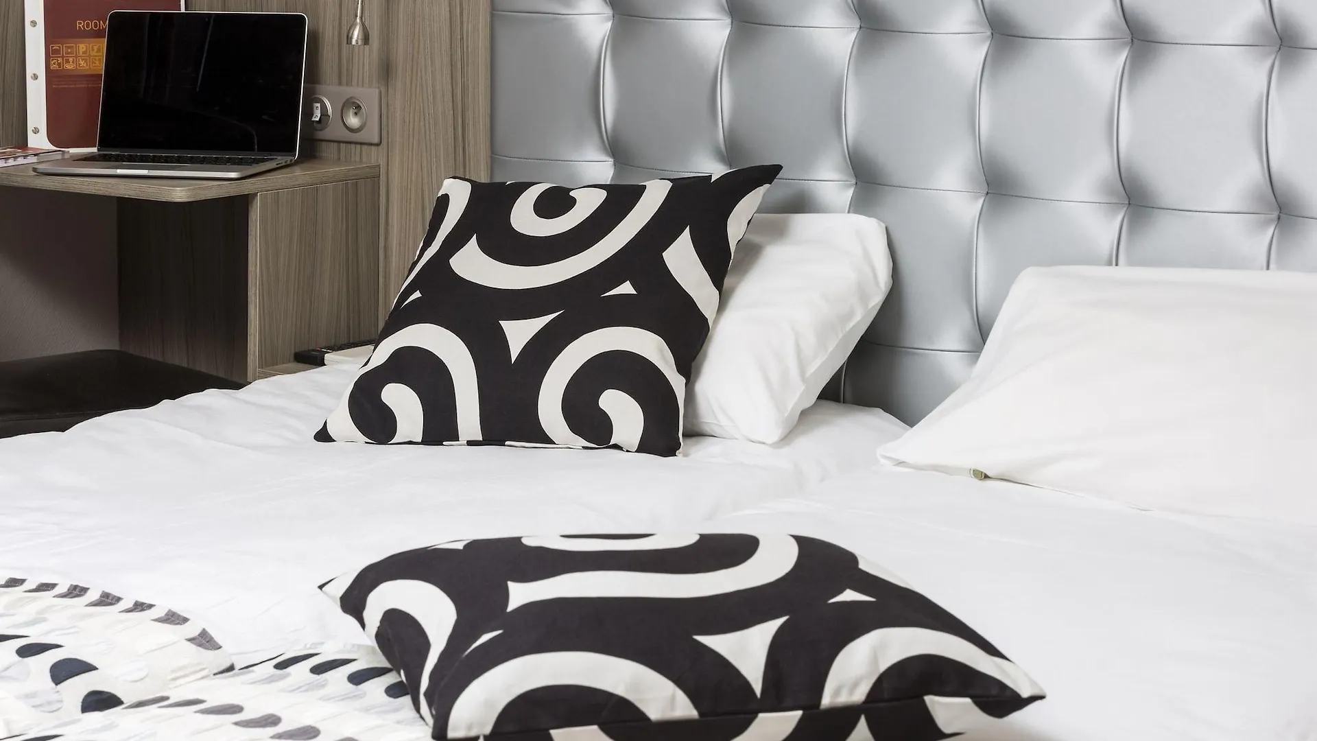 Brit Hotel Confort Foix 2*,